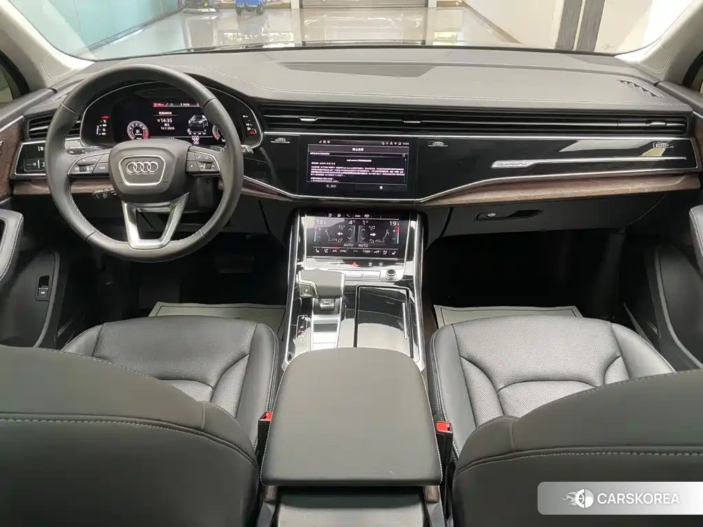 Audi Q7 2025 Черный из Китая, фото 6