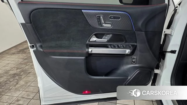 Mercedes-Benz GLB-Class X247 2025 Белый из Кореи, фото 6