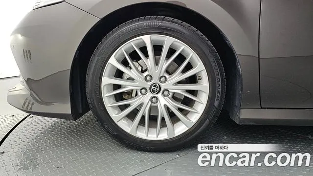 Toyota Camry (XV70) 2018 Серый из Кореи, фото 6