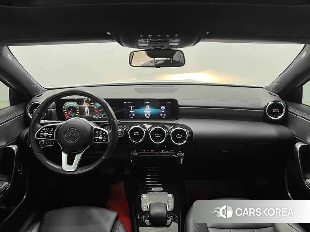 Mercedes-Benz Class A 2022 Белый из Китая, фото 6