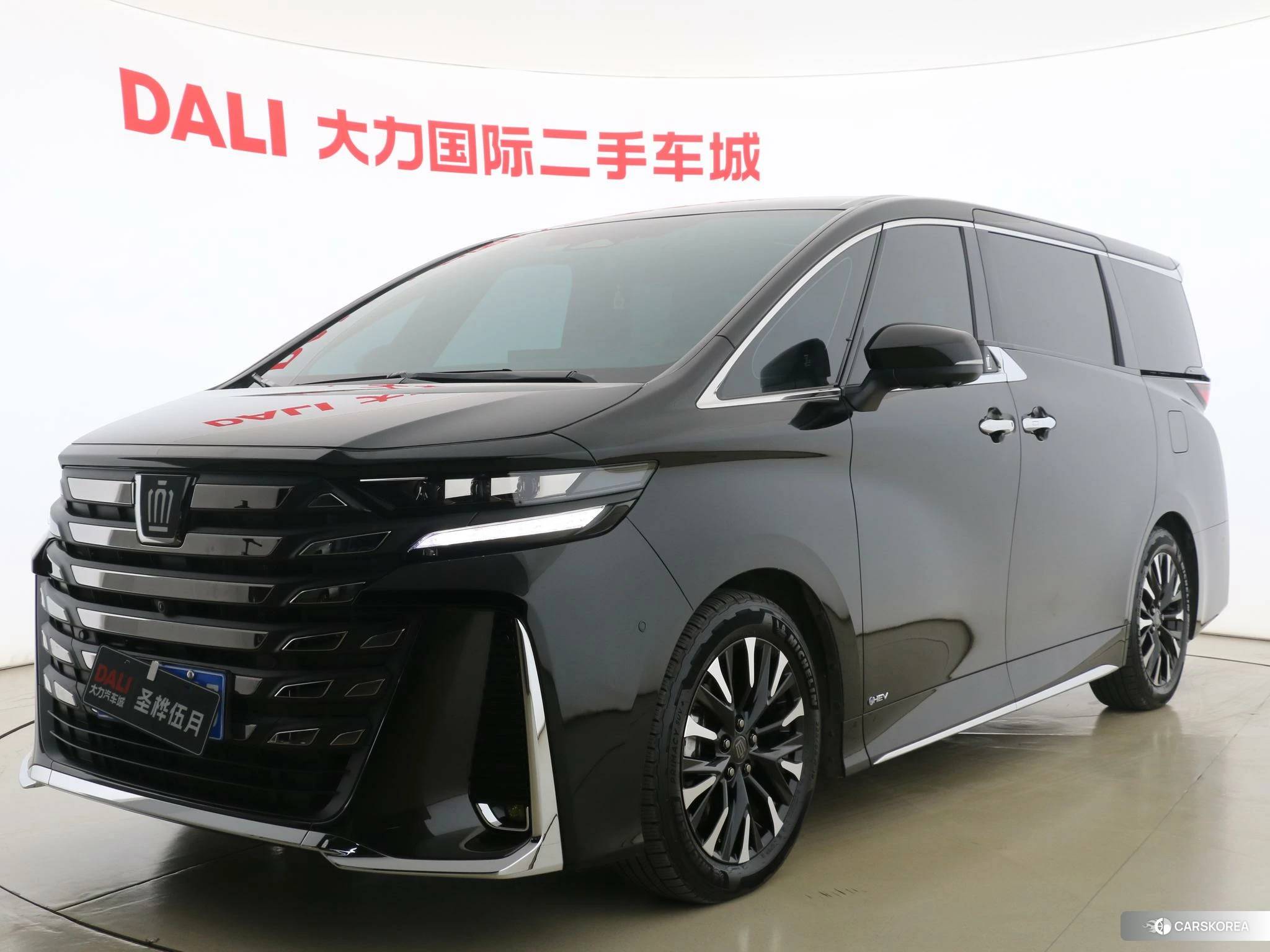 Toyota Vellfire 2023 Черный из Китая, фото 6
