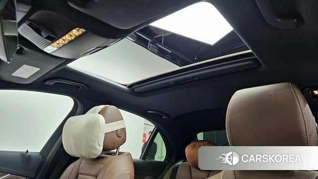 Mercedes-Benz E-Class W213 2023 Серебристо-серый из Кореи, фото 6