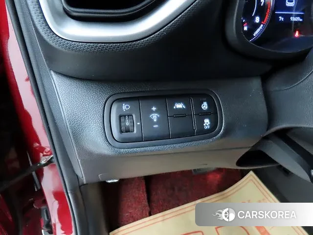 Hyundai Venue 2021 Красный из Кореи, фото 6