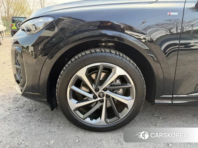 Audi Q5 (80A) 2025 Черный из Кореи, фото 6