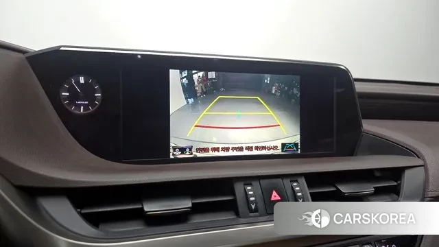 Lexus ES300h 7th generation 2019 Серебристо-серый из Кореи, фото 6