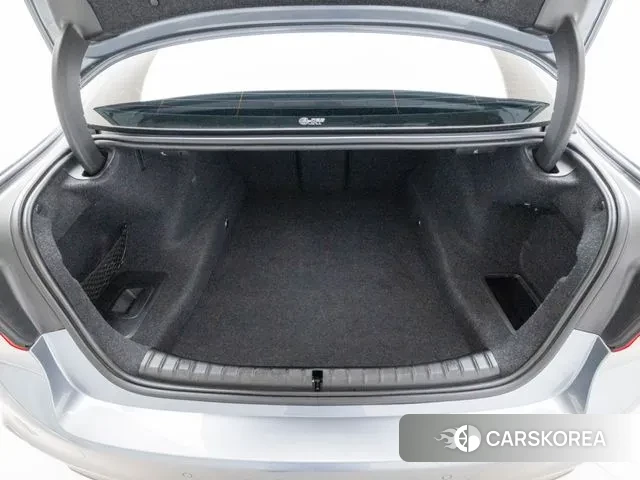 BMW 5 Series (G30) 2020 Цвет галактики из Кореи, фото 6