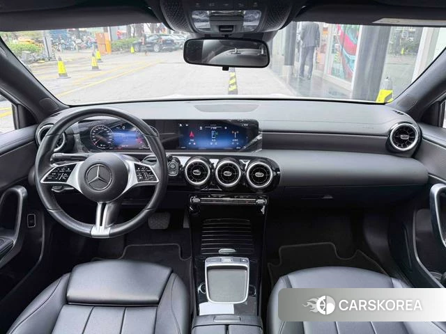 Mercedes-Benz Class A 2023 Белый из Китая, фото 6