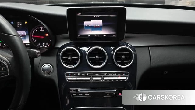 Mercedes-Benz C-Class W205 2018 Серебристо-серый из Кореи, фото 6