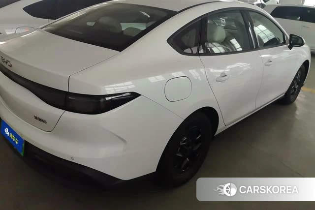 BYD Seal 05DM 2025 Белый из Китая, фото 6