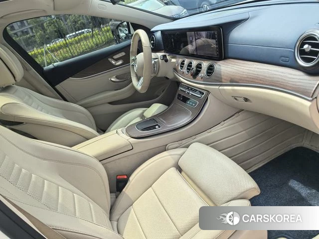 Mercedes-Benz E-class 2022 Белый из Китая, фото 6