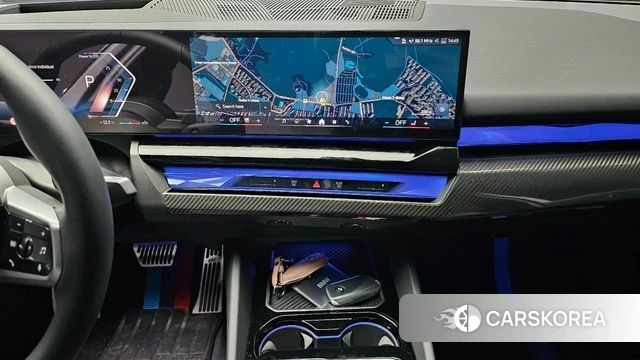 BMW 5 Series (G60) 2025 Белый из Кореи, фото 6