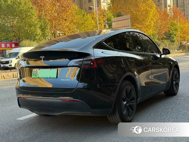 Tesla Model Y 2024 Черный из Китая, фото 6