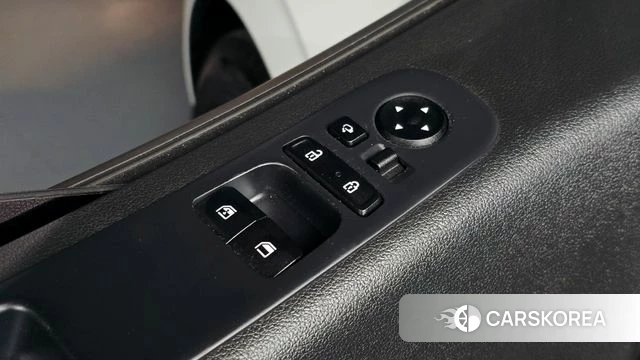 Hyundai Staria 2023 Белый из Кореи, фото 6