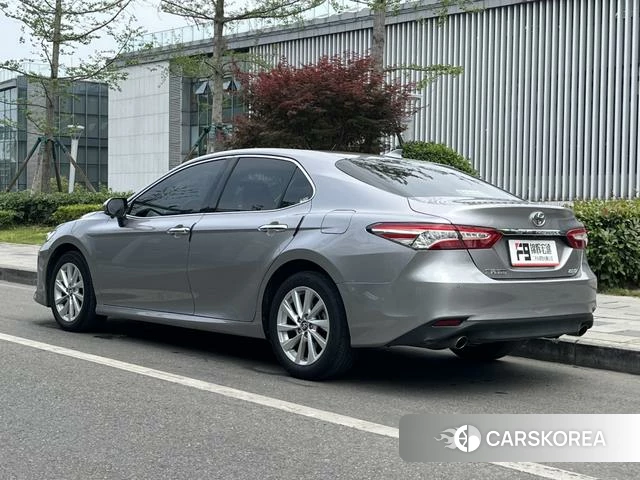 Toyota Camry 2021 Серебристо-серый из Китая, фото 6