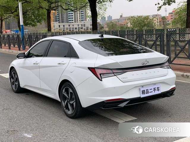 Hyundai Elantra 2022 Белый из Китая, фото 6