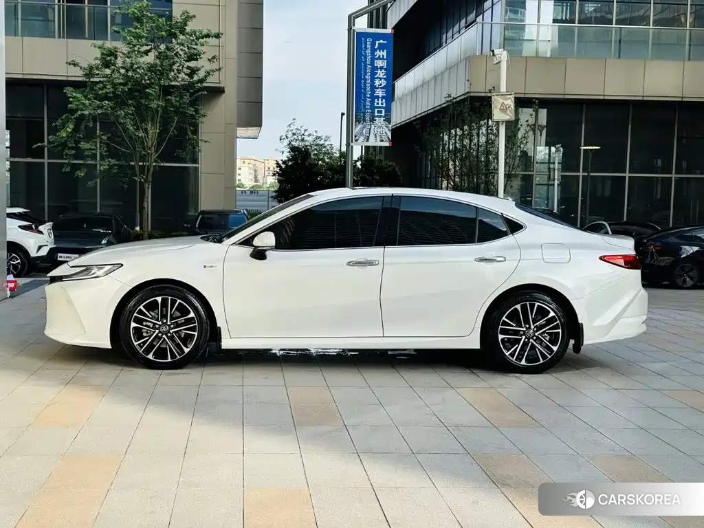 Toyota Camry 2025 Белый из Китая, фото 6