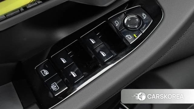 BMW 5 Series (G60) 2025 Белый из Кореи, фото 6