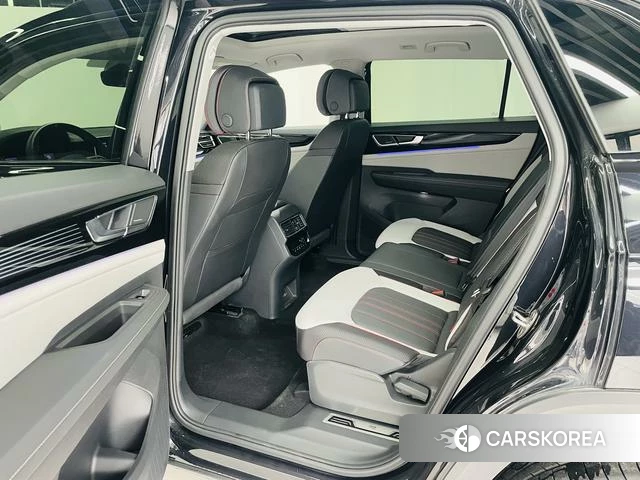 Volkswagen Tourang 2024 Черный из Китая, фото 6