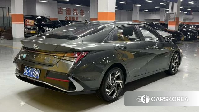 Hyundai Elantra 2024 Темно-серый из Китая, фото 6