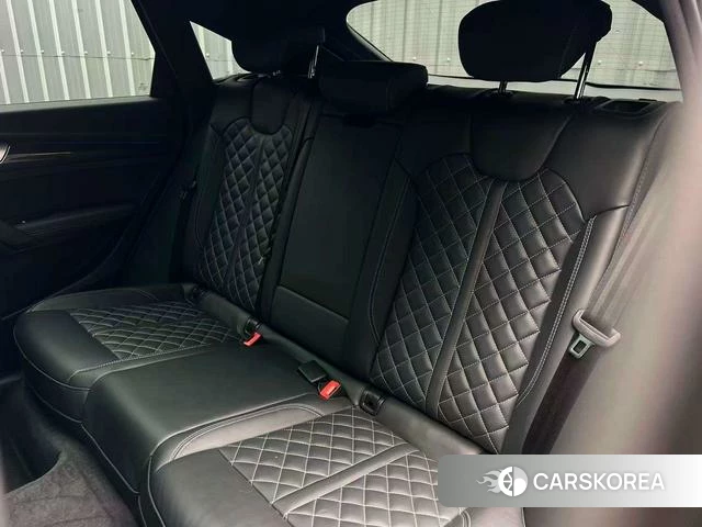 Audi Q5L Sportback 2022 Белый из Китая, фото 6
