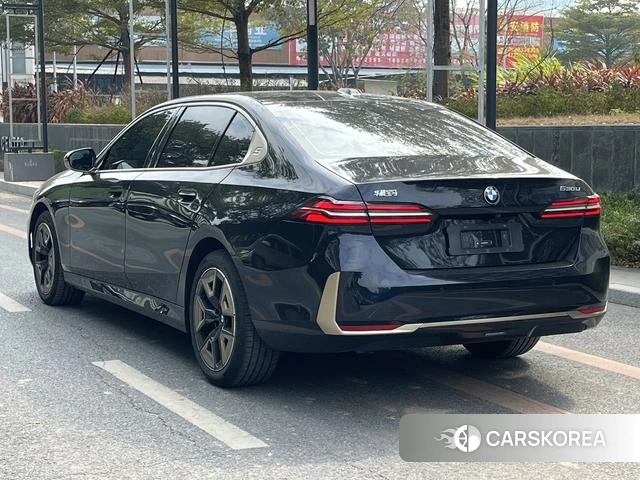 BMW 5 series 2025 Синий из Китая, фото 6