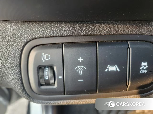 Hyundai Venue 2021 Серебристо-серый из Кореи, фото 6