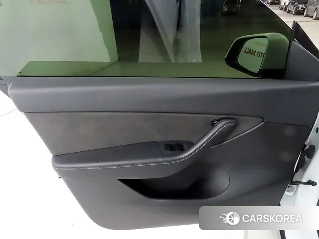 Tesla Model Y 2021 Белый из Кореи, фото 6