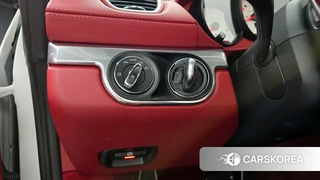 Porsche 718 Boxster 2021 Белый из Кореи, фото 6