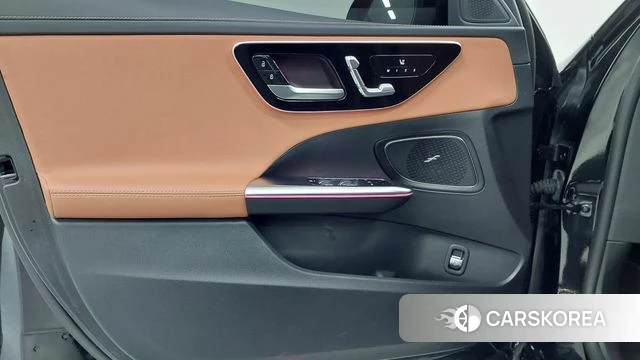 Mercedes-Benz C-Class W206 2023 Черный из Кореи, фото 6
