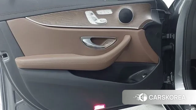 Mercedes-Benz E-Class W213 2022 Серый из Кореи, фото 6