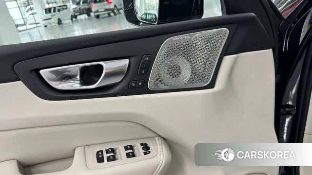 Volvo XC60 second Generation 2026 Черный из Кореи, фото 6