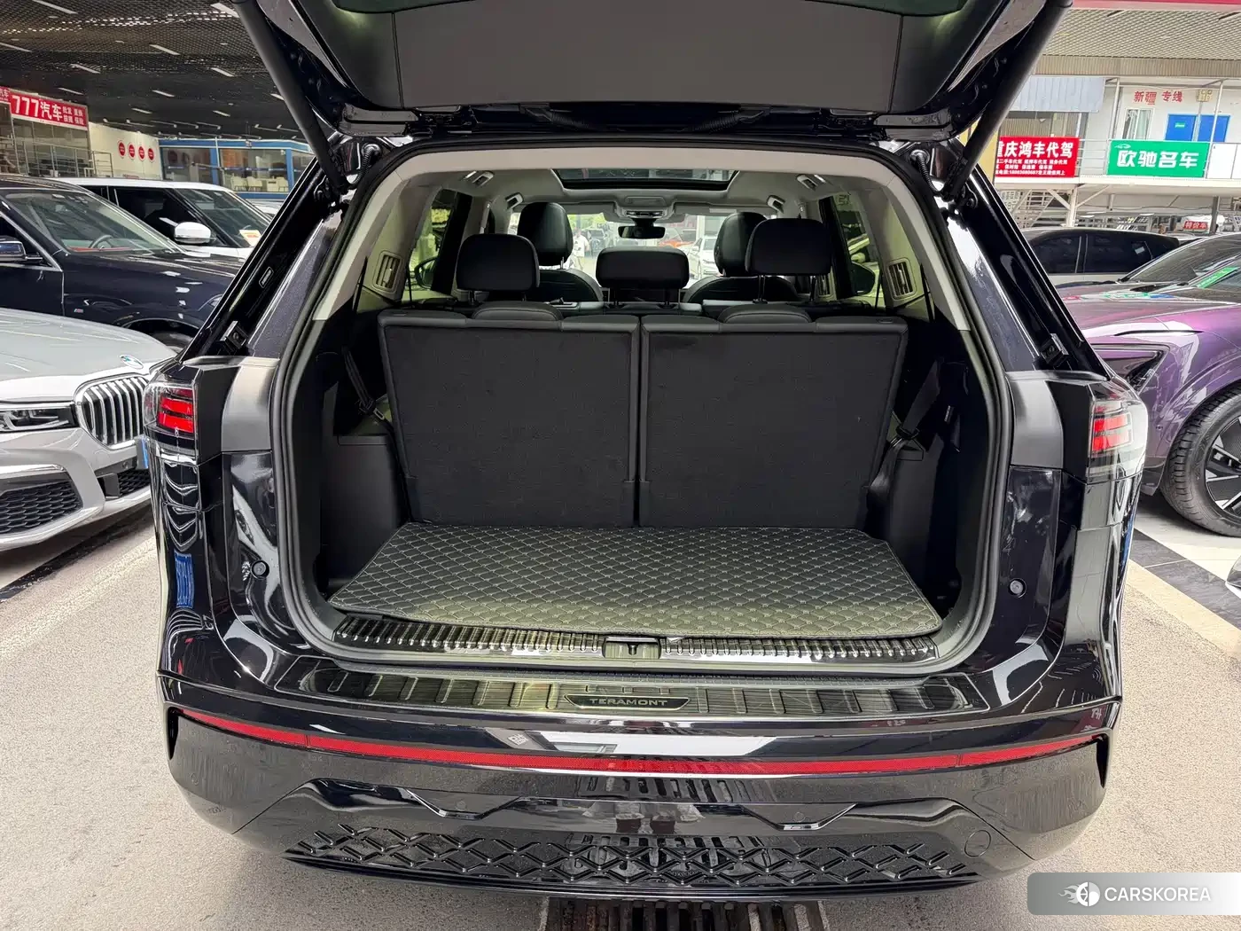 Volkswagen Touareg 2025 Черный из Китая, фото 6