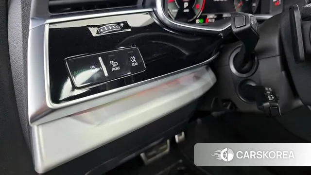 Audi Q8 (4M) 2023 Черный из Кореи, фото 6