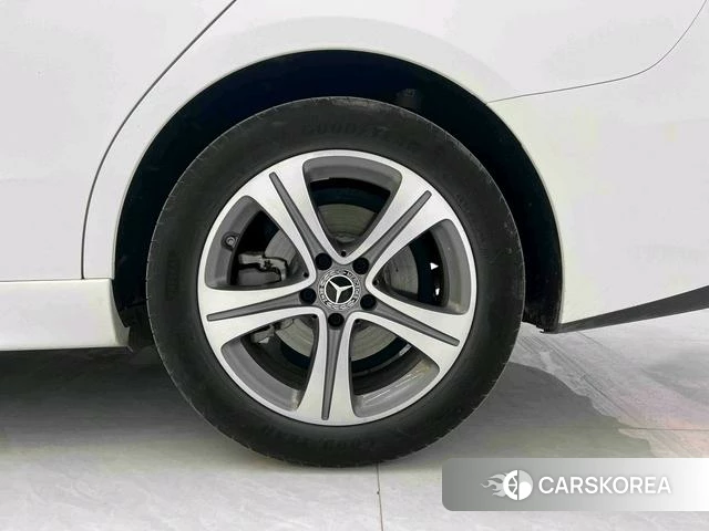 Mercedes-Benz Class C id 3869952 из Китая 6