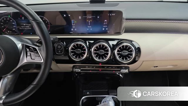 Mercedes-Benz A-Class W177 2024 Белый из Кореи, фото 6