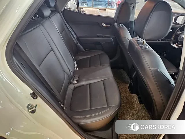 Kia Stonic 2018 Белый из Кореи, фото 6