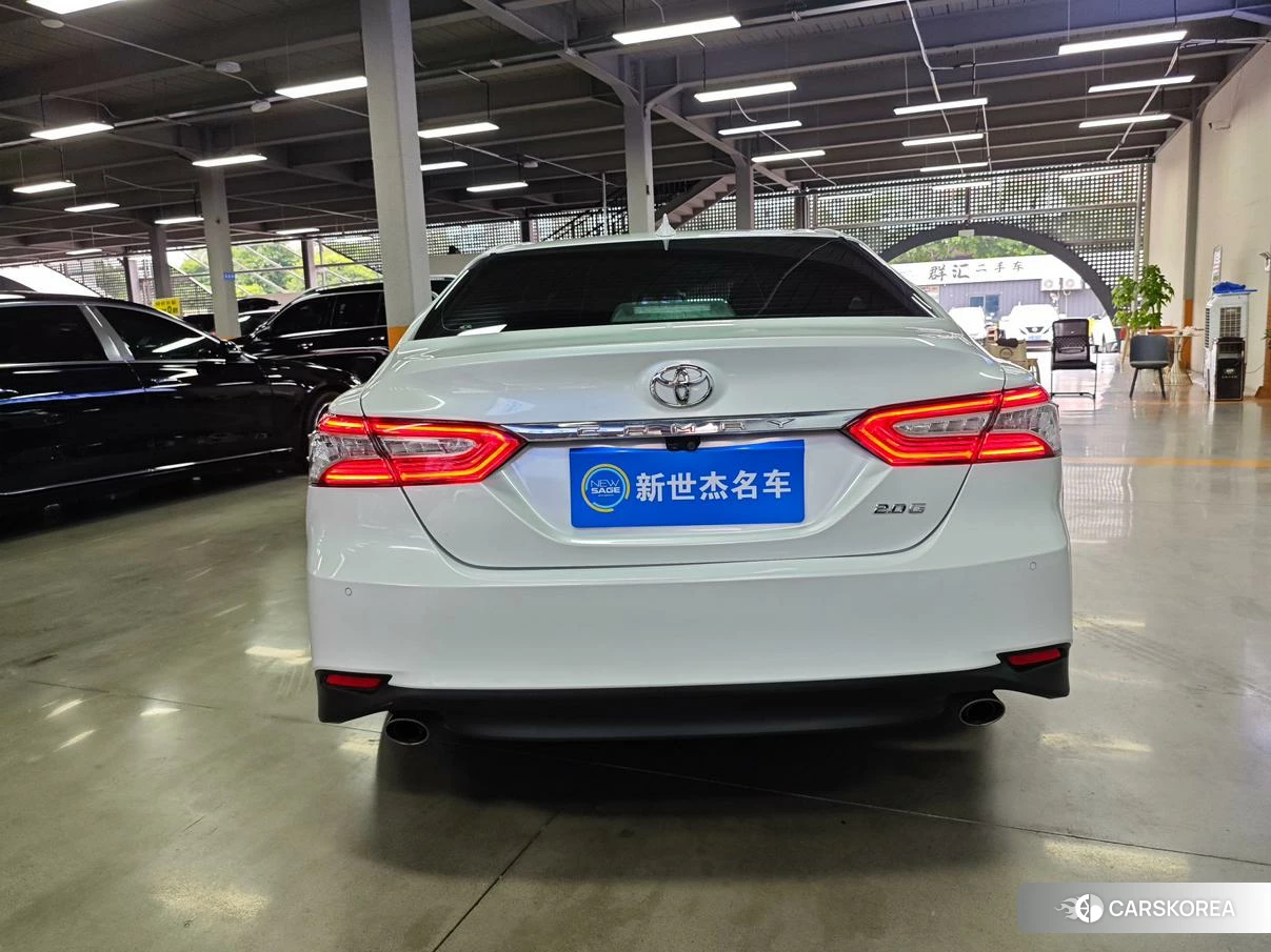 Toyota Camry 2023 Белый из Китая, фото 6
