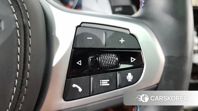 BMW 8 Series (G15) 2024 Темно-зеленый из Кореи, фото 6