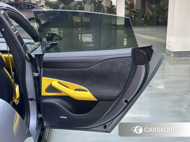 Xiaomi Car Xiaomi SU7 Ultra 2025 Серебристо-серый из Китая, фото 6