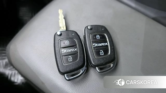 Hyundai The New Grand Starex 2019 Серебристо-серый из Кореи, фото 6