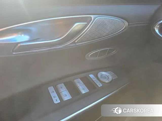 Genesis GV70 2021 Черный из Кореи, фото 6