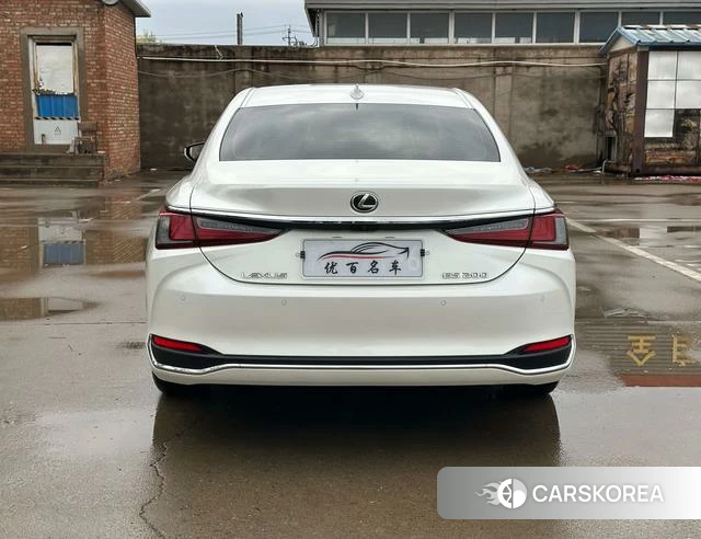 Lexus ES 2023 Белый из Китая, фото 6