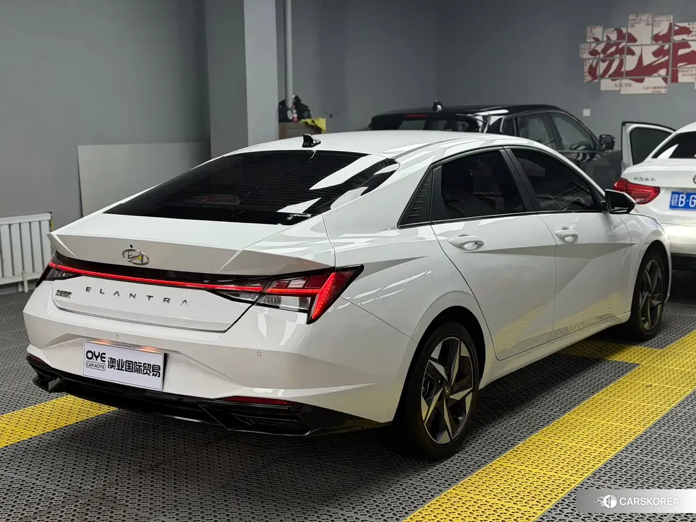 Hyundai Elantra 2022 Белый из Китая, фото 6