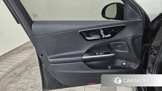 Mercedes-Benz C-Class W206 2023 Черный из Кореи, фото 6