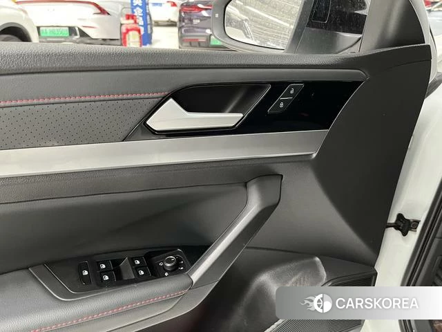 Volkswagen Lavida 2023 Белый из Китая, фото 6