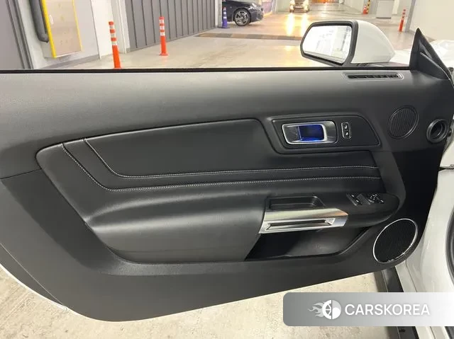 Ford Mustang 2023 Белый из Кореи, фото 6