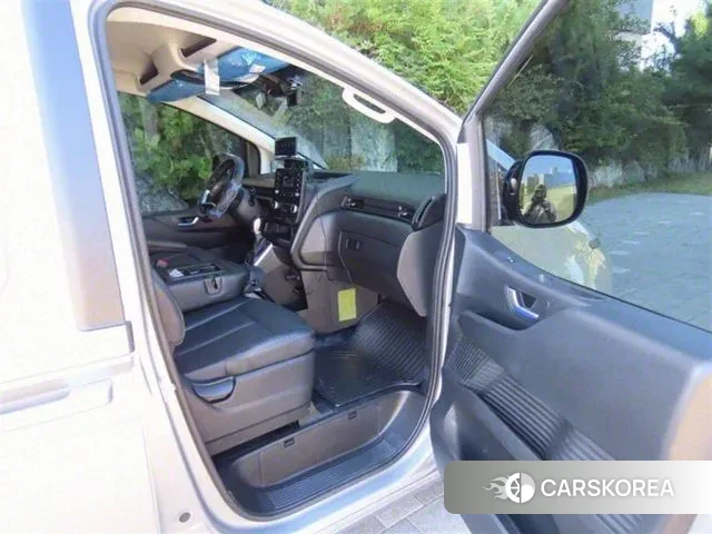 Hyundai Staria 2025 Серебряный из Кореи, фото 6