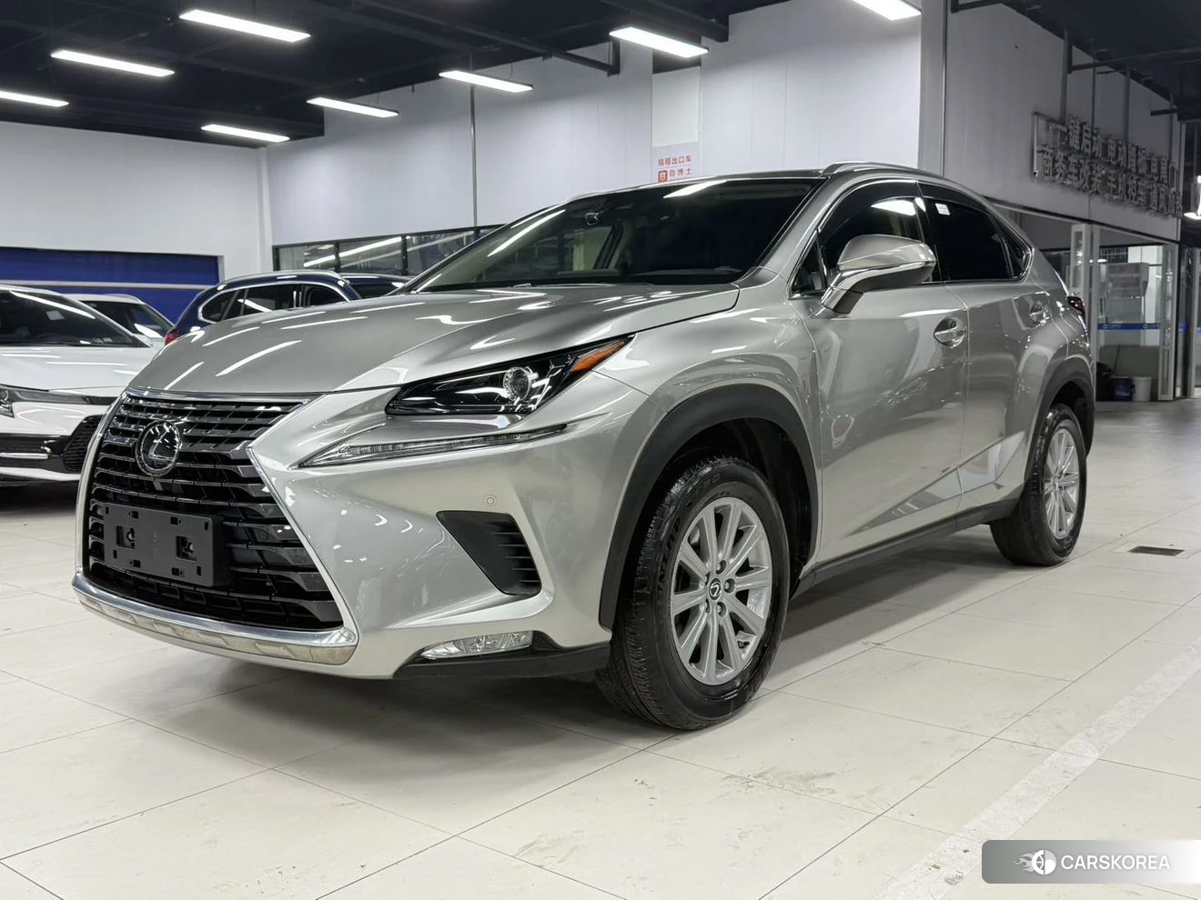 Lexus NX 2019 Серебристо-серый из Китая, фото 6