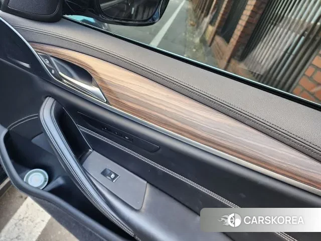 BMW 5 Series (G30) 2018 Синий из Кореи, фото 6