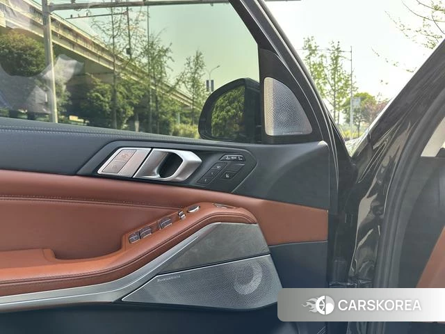 BMW X7 2021 Черный из Китая, фото 6